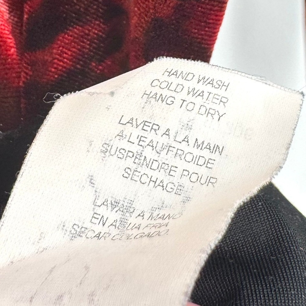Karen Kane Y2K Long Sleeve Black/Red V-Neck Rose Velour Top Women's Sz XL - Picture 11 of 11